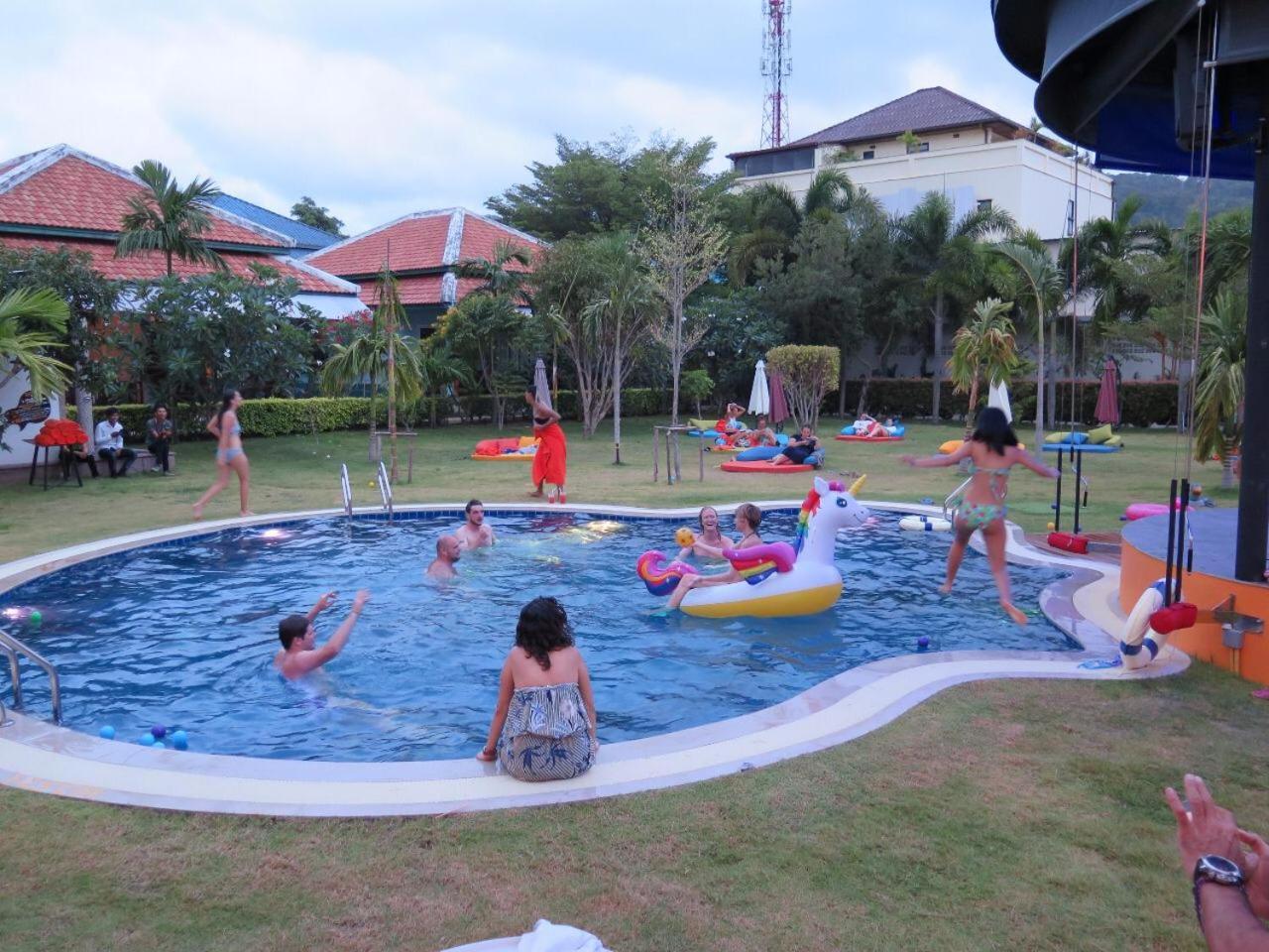 Jazz U Garden Resort شاطئ كاتا المظهر الخارجي الصورة